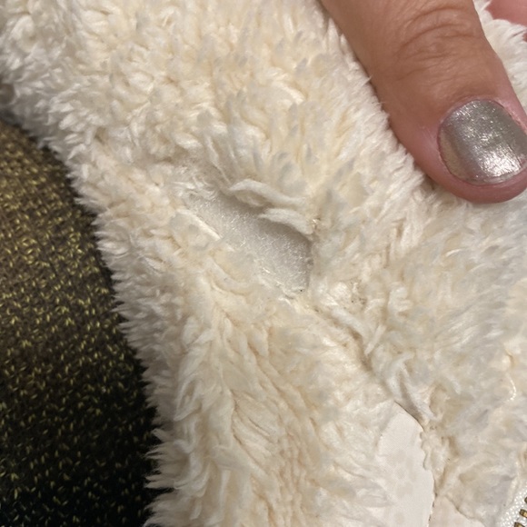 BILLABONG HOODED VEST WITH FAUX FUR LINING AND RUFFLES - Picture 9 of 16